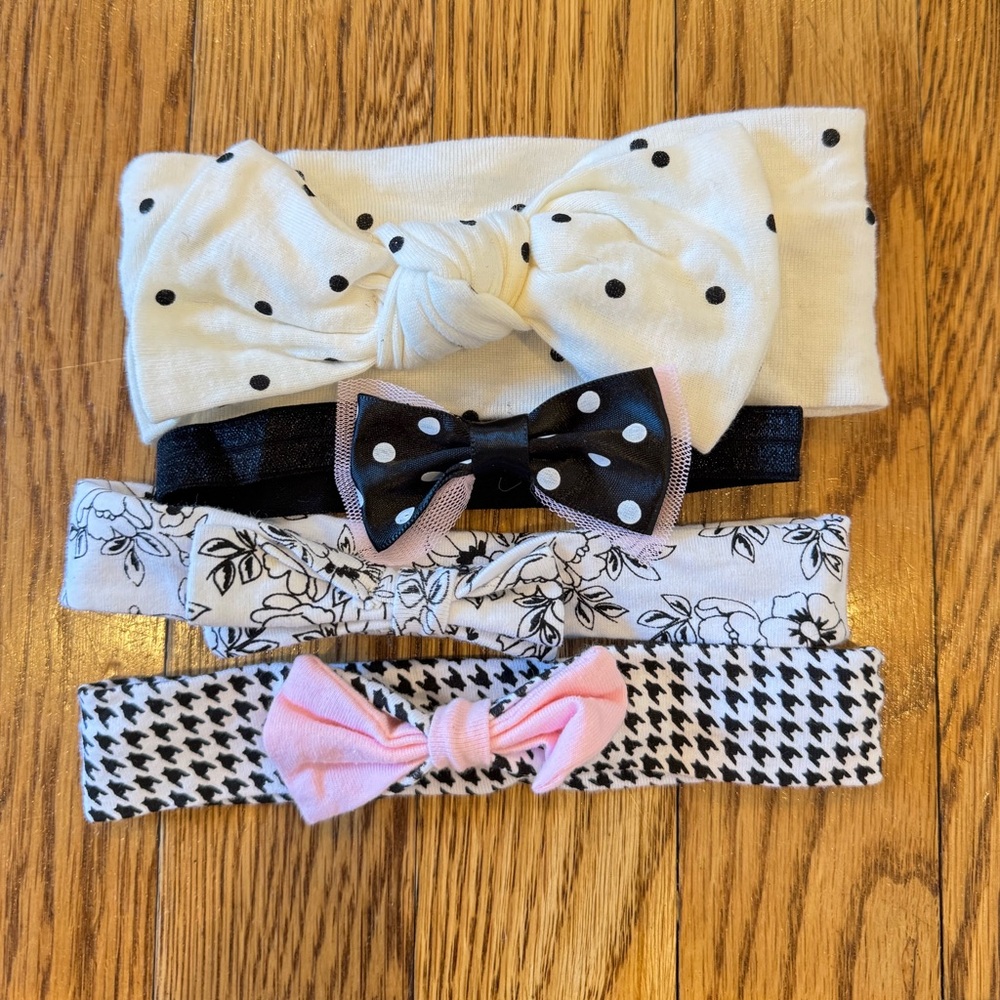 Set of 4 headbands - baby girl - never worn, good condition!
